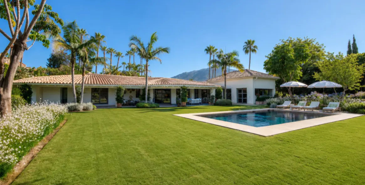 Sale of detached villa in Nueva Andalucía 30