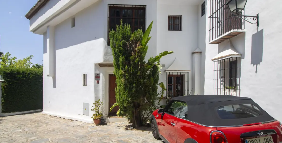 Long-term rent of townhouse in Nagüeles 55