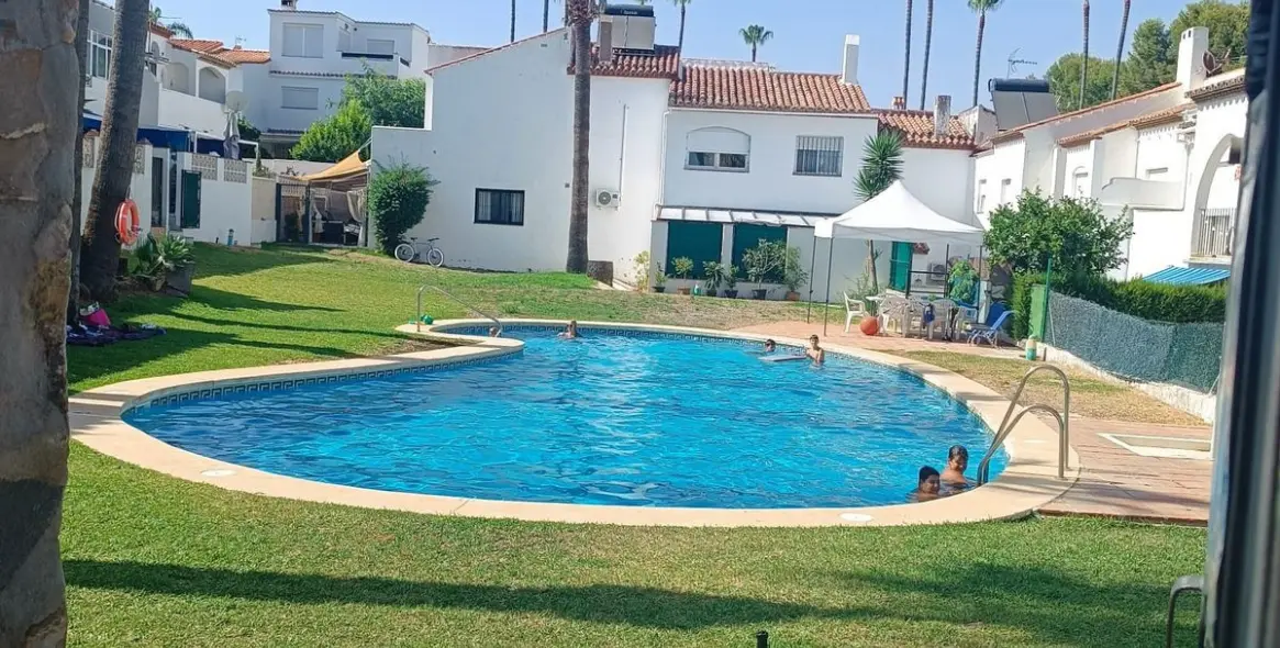 Sale of townhouse in Estepona 1