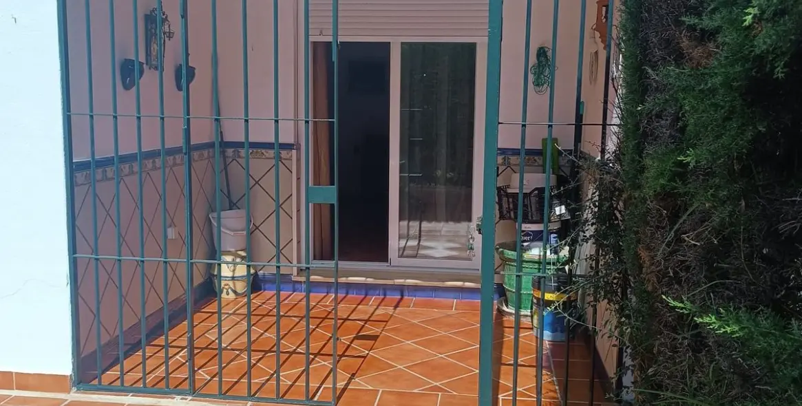 Sale of townhouse in Estepona 3