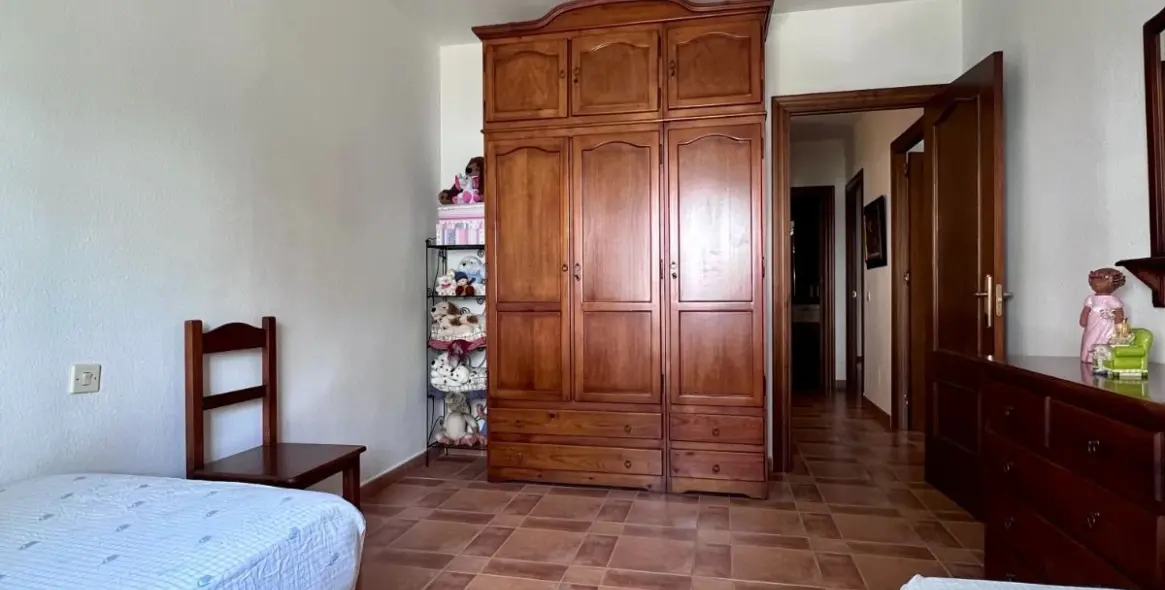 Sale of townhouse in Estepona 28