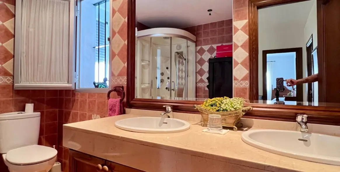 Sale of townhouse in Estepona 39