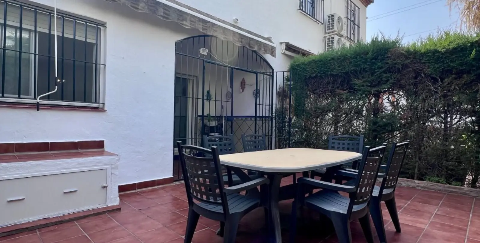 Sale of townhouse in Estepona 2