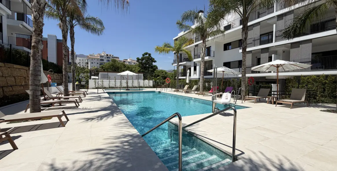 Продажа апартаментов на среднем этаже в Estepona 2