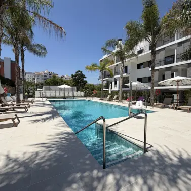 Продажа апартаментов на среднем этаже в Estepona