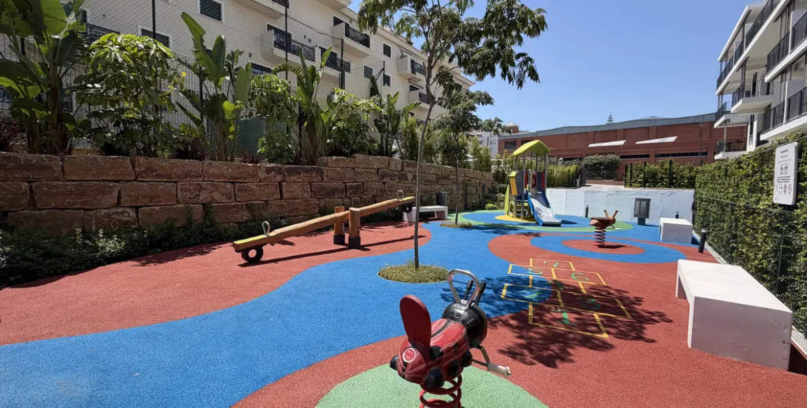 Продажа апартаментов на среднем этаже в Estepona 20