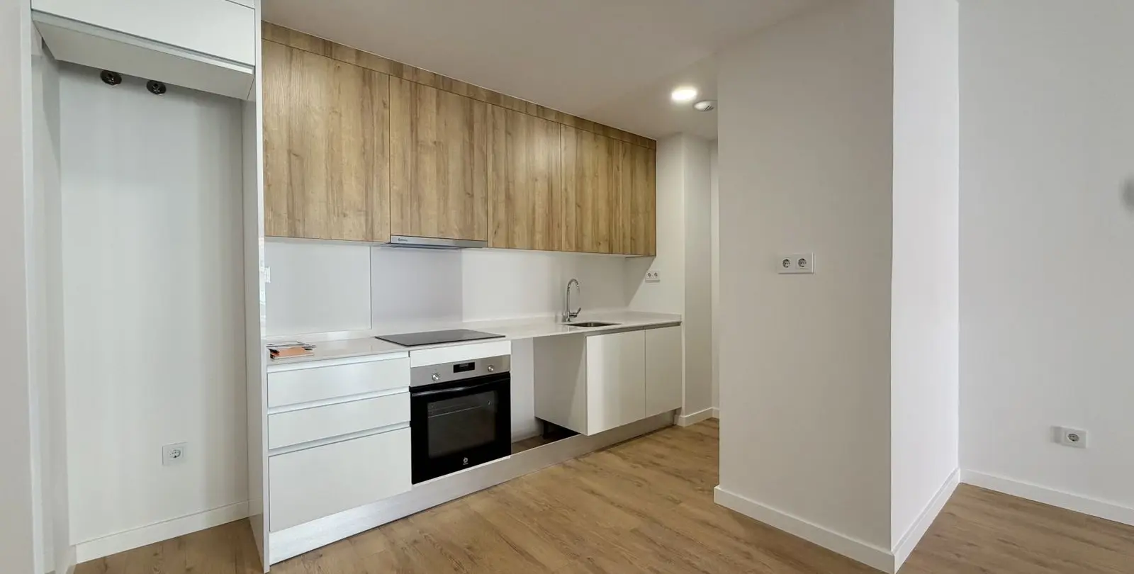 Sale of middle floor apartment in Estepona 8