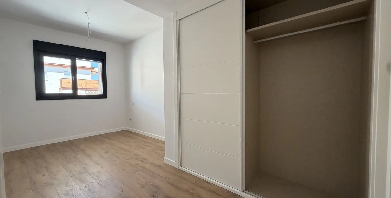 Sale of middle floor apartment in Estepona 11