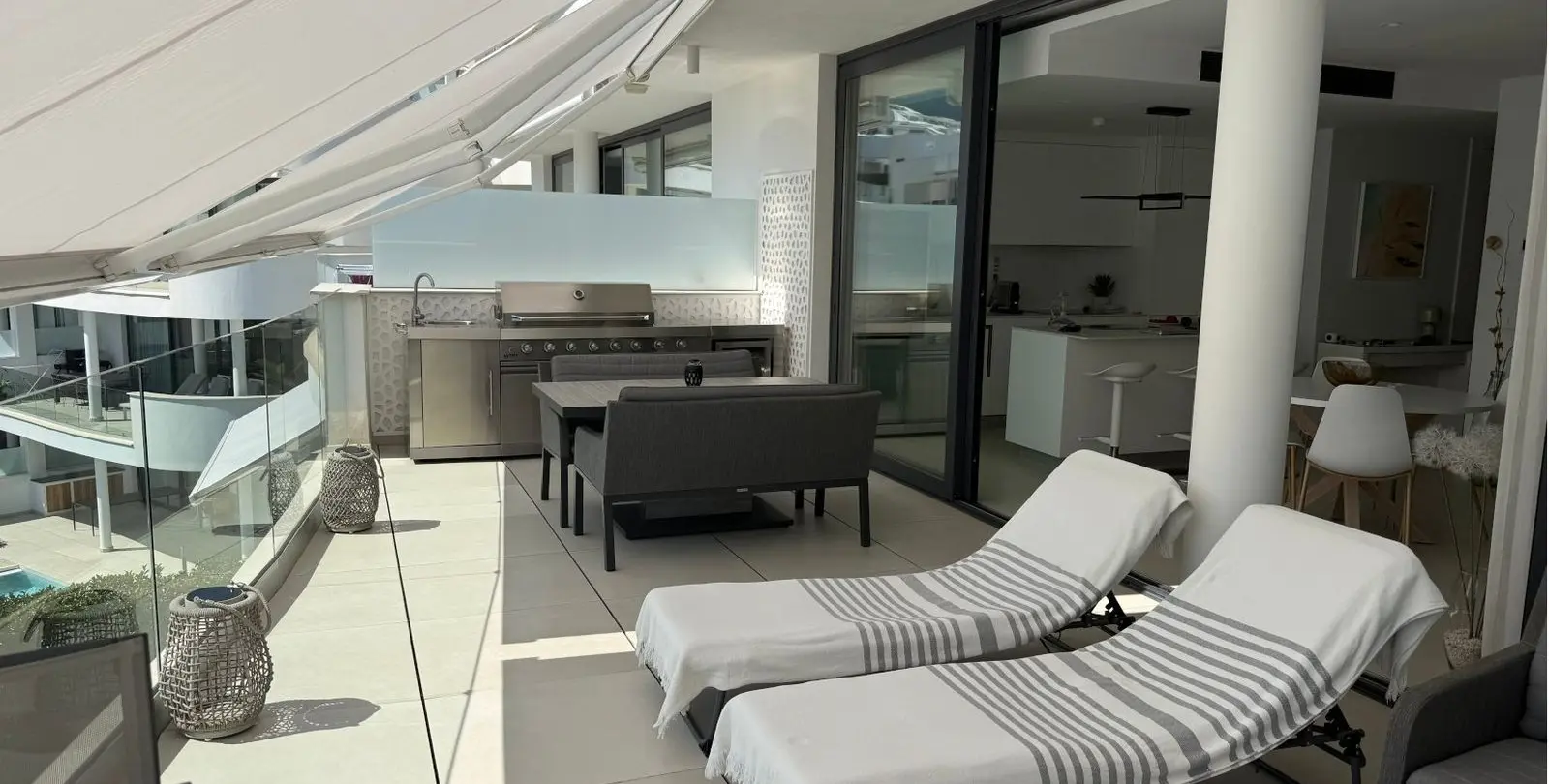 Sale of middle floor apartment in Fuengirola 2