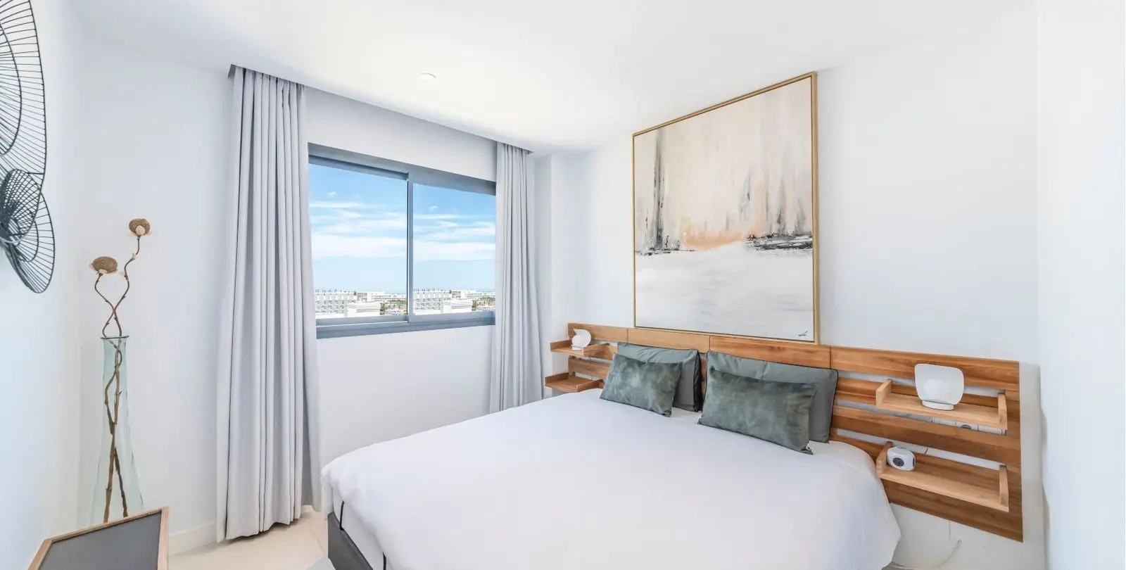 Sale of middle floor apartment in Fuengirola 21