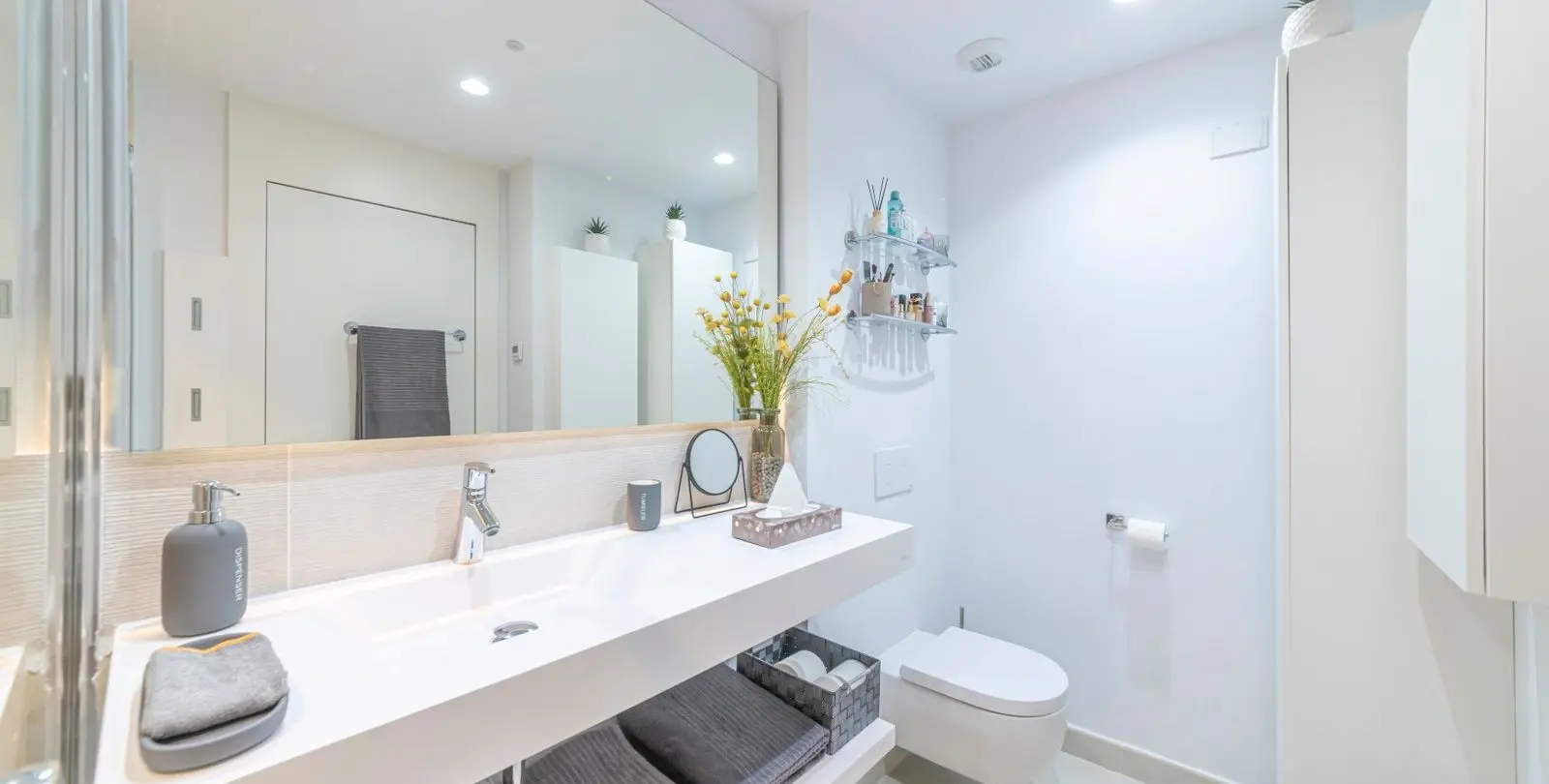 Sale of middle floor apartment in Fuengirola 25