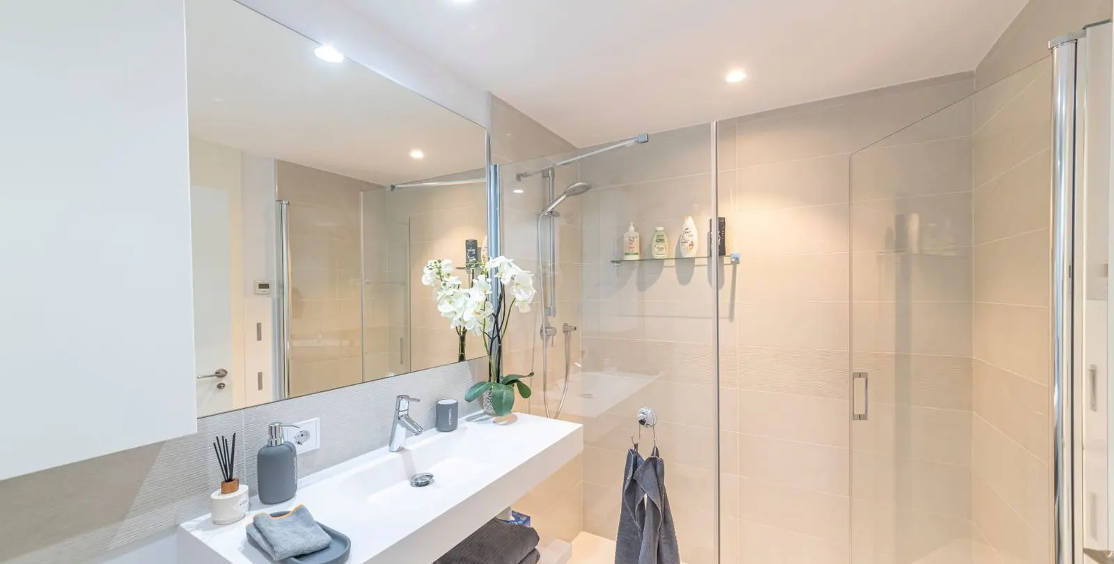 Sale of middle floor apartment in Fuengirola 32