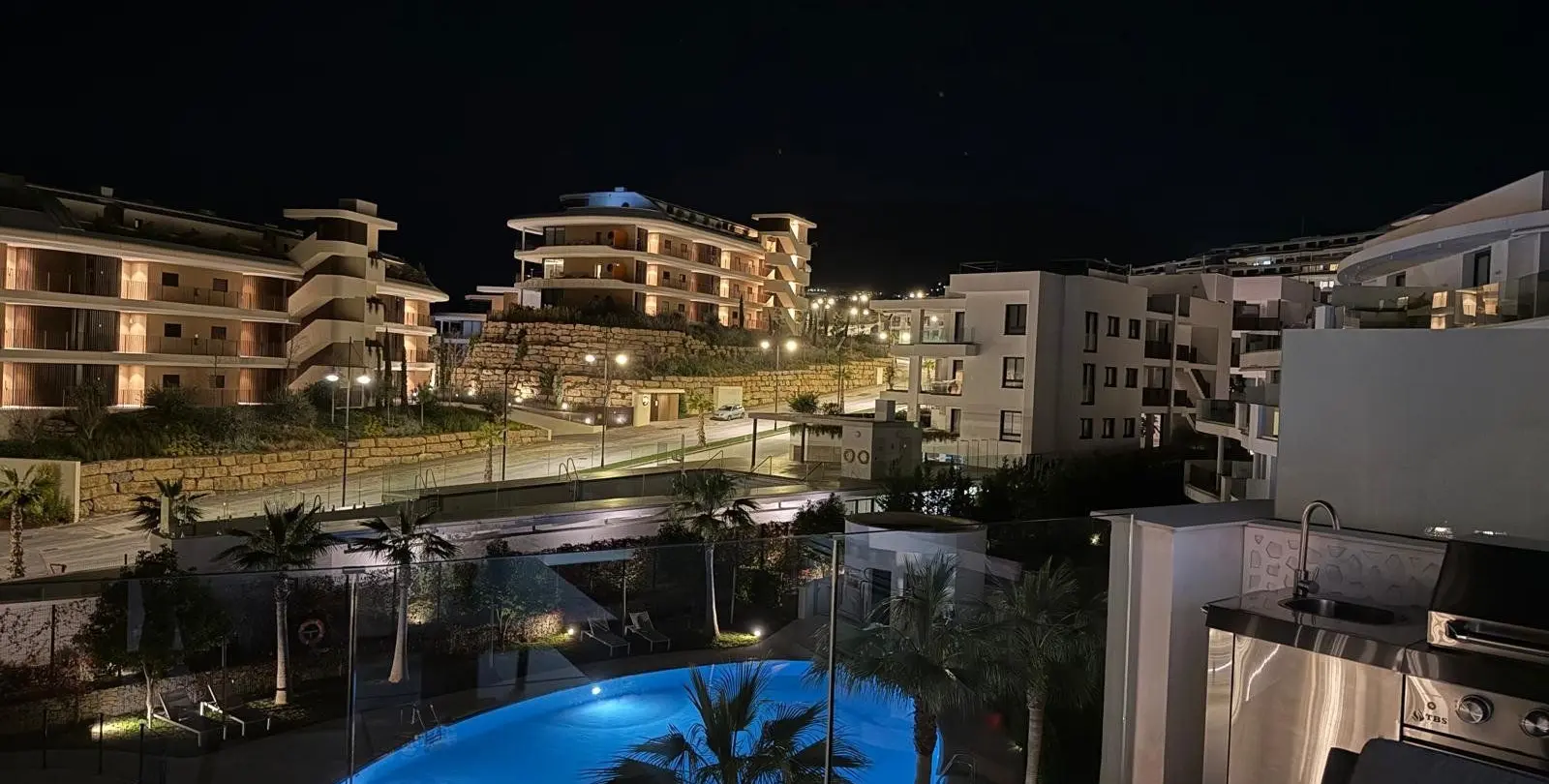 Sale of middle floor apartment in Fuengirola 35
