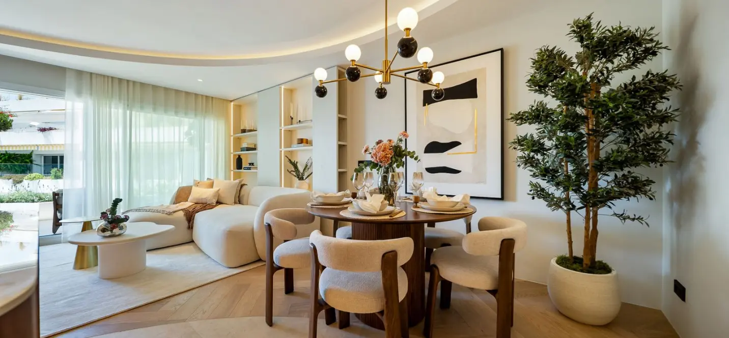 Sale of middle floor apartment in The Golden Mile 0