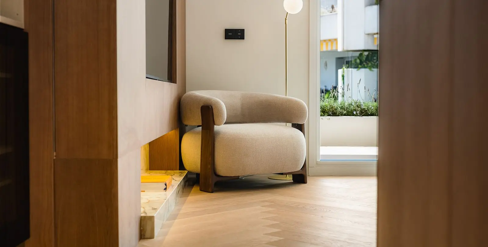 Продажа апартаментов на среднем этаже в The Golden Mile 5
