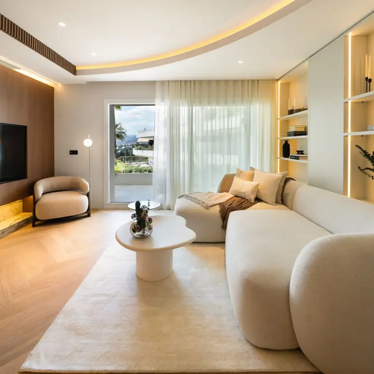 Sale of middle floor apartment in The Golden Mile