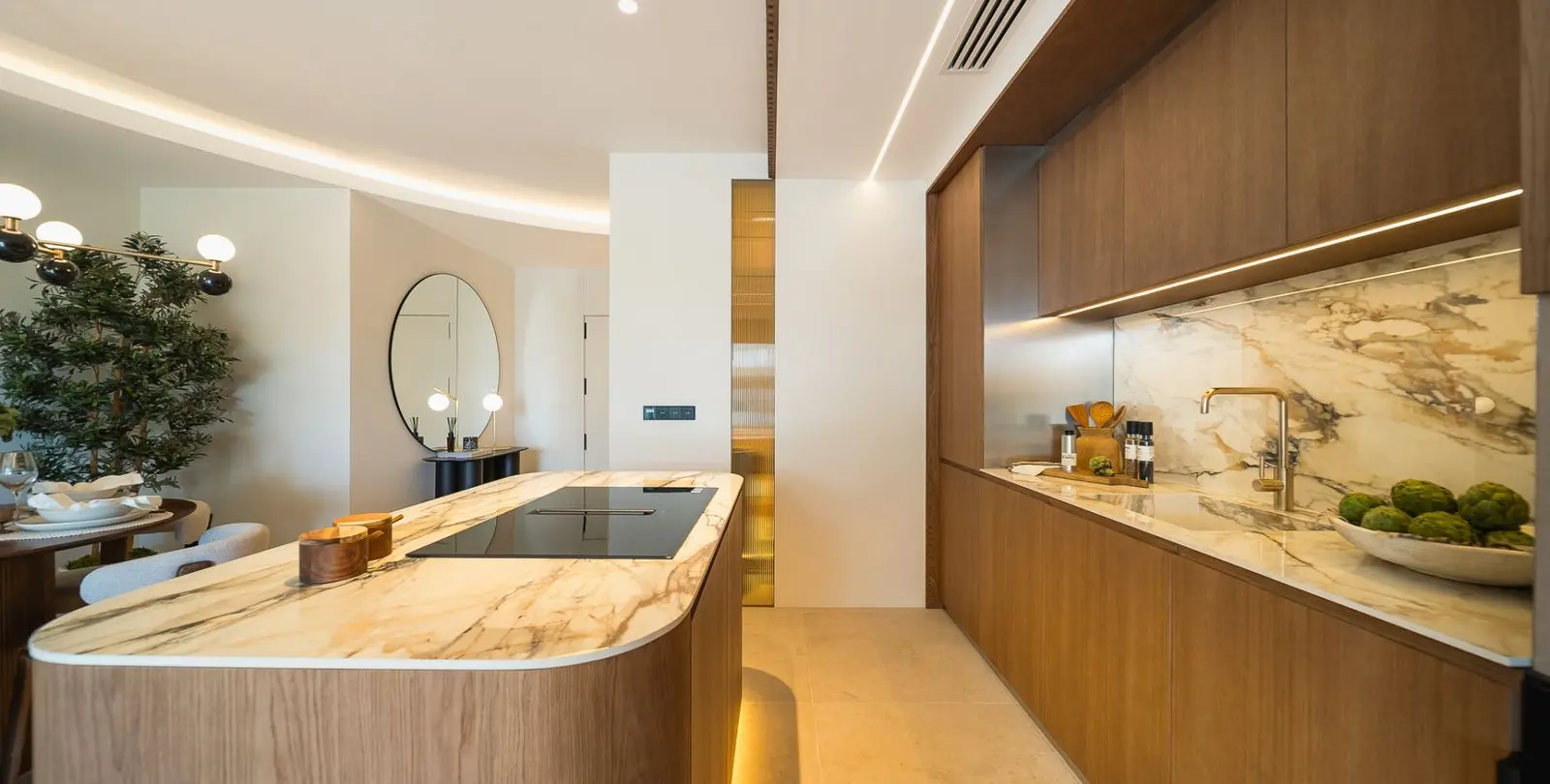 Продажа апартаментов на среднем этаже в The Golden Mile 8