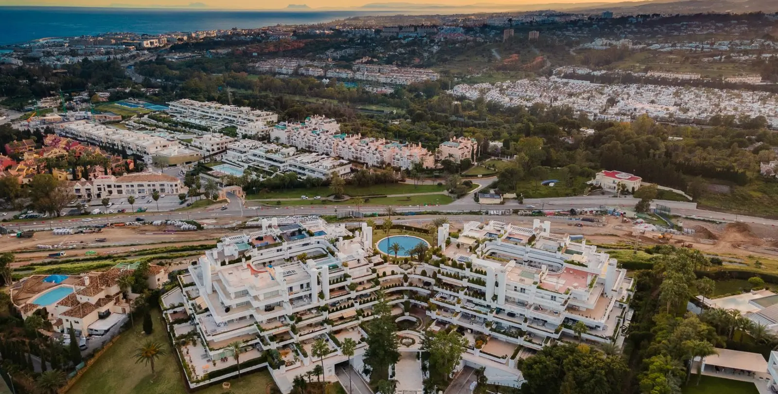 Продажа апартаментов на среднем этаже в The Golden Mile 34