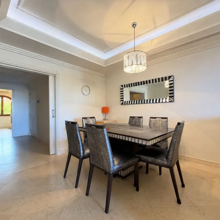 Venta de apartamento en planta media en Estepona