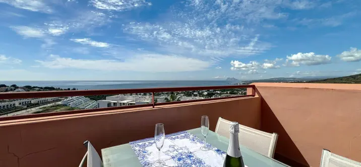 Sale of penthouse in Manilva 2