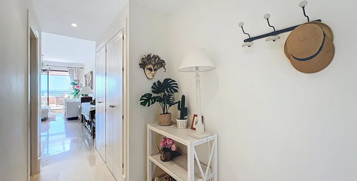 Sale of penthouse in Manilva 8