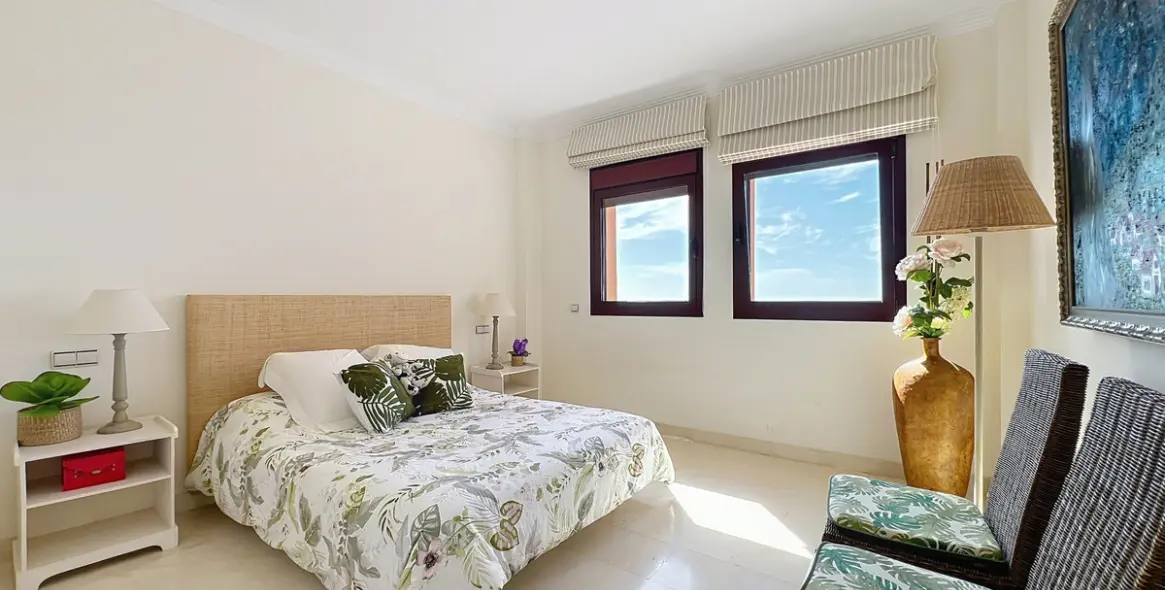 Sale of penthouse in Manilva 14