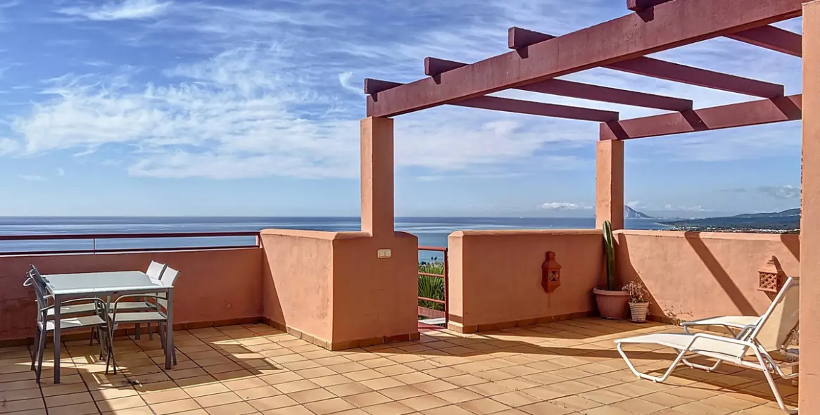 Sale of penthouse in Manilva 21