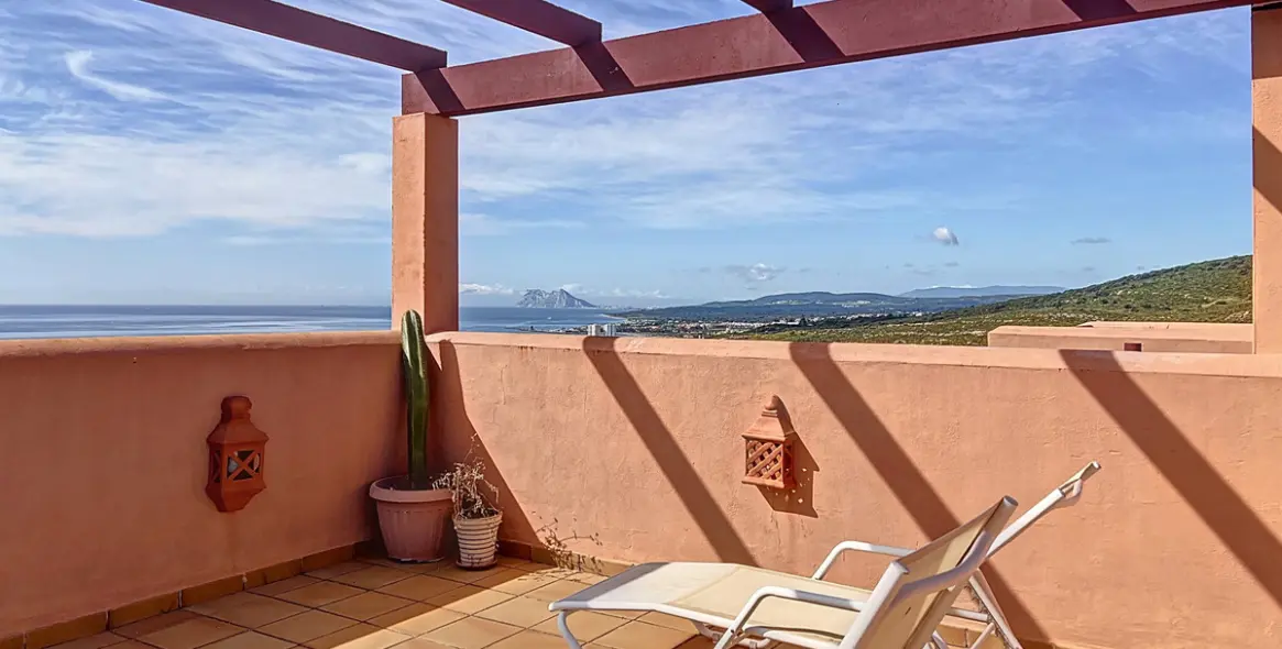 Sale of penthouse in Manilva 22