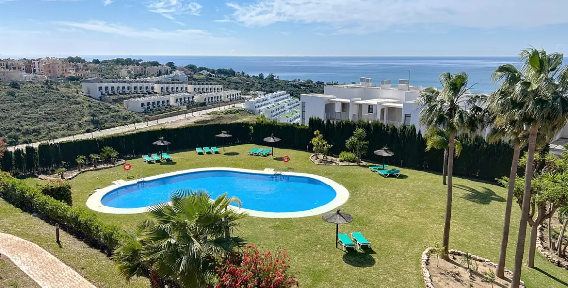 Sale of penthouse in Manilva 24
