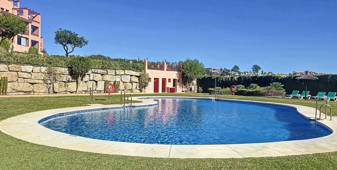 Sale of penthouse in Manilva 25