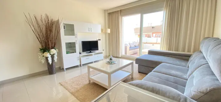 Продажа апартаментов на среднем этаже в Estepona 3