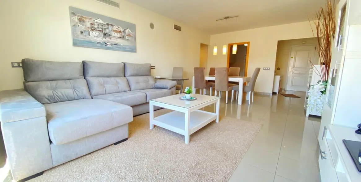 Sale of middle floor apartment in Estepona 5