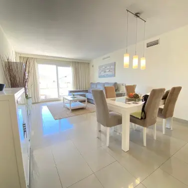 Продажа апартаментов на среднем этаже в Estepona