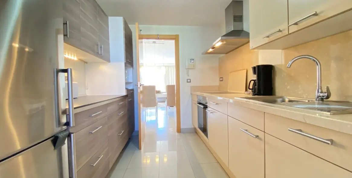 Sale of middle floor apartment in Estepona 8