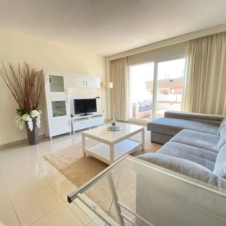 Venta de apartamento en planta media en Estepona