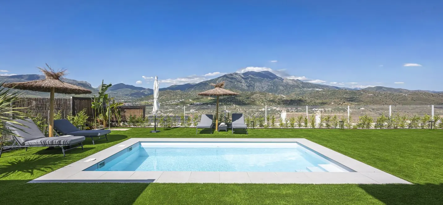 Sale of detached villa in La Viñuela 1