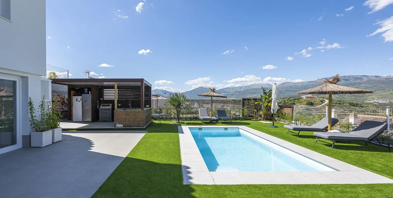 Sale of detached villa in La Viñuela 5