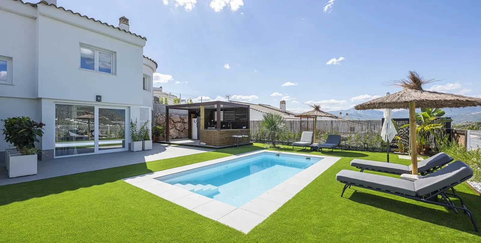 Sale of detached villa in La Viñuela 6