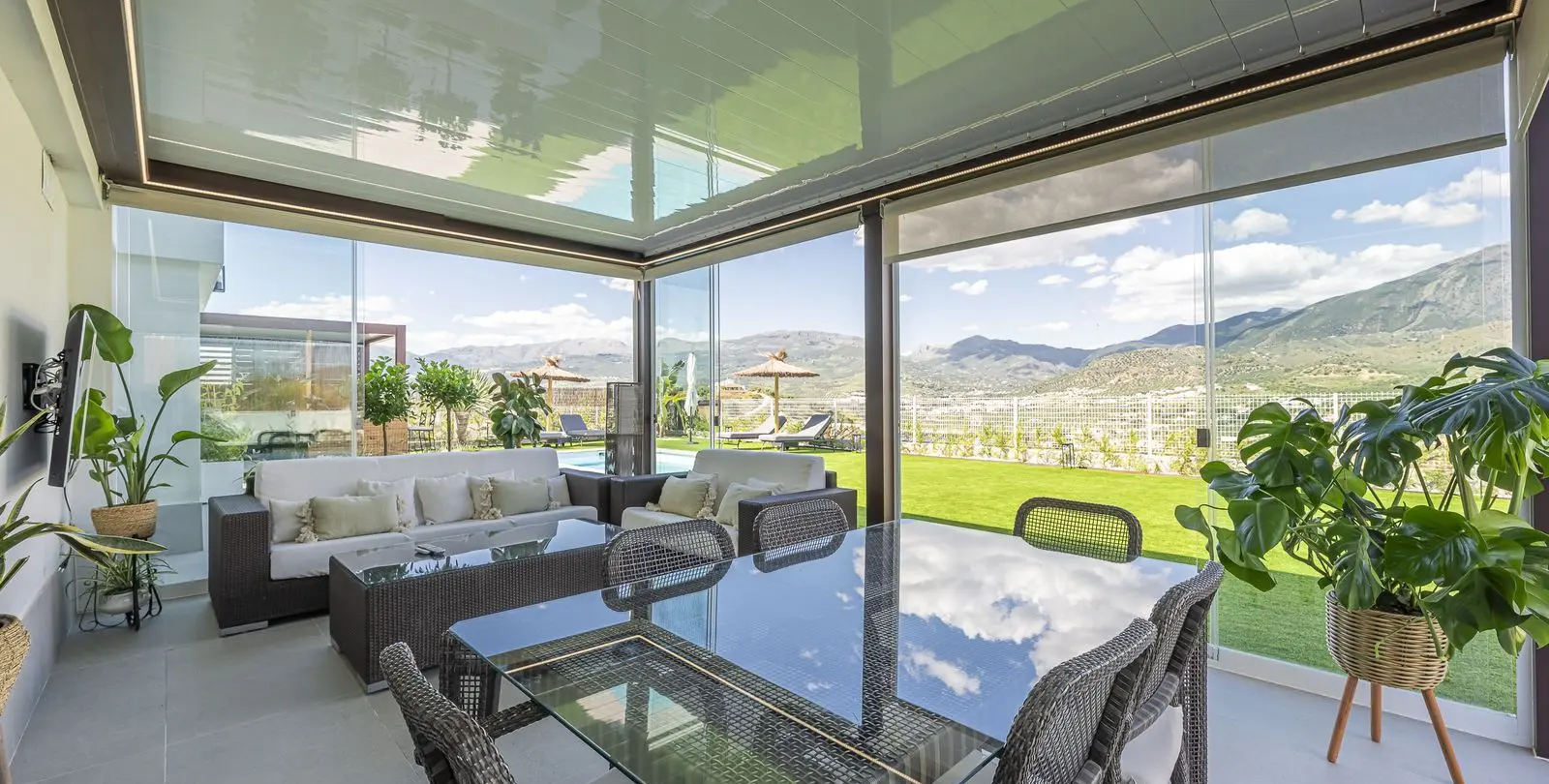 Sale of detached villa in La Viñuela 8