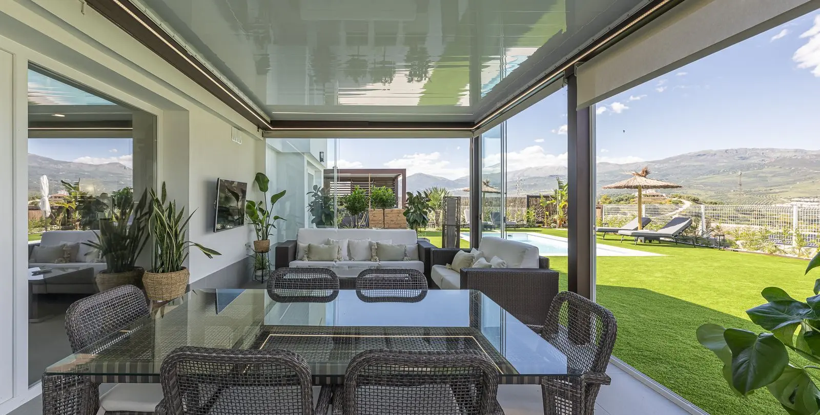 Sale of detached villa in La Viñuela 9
