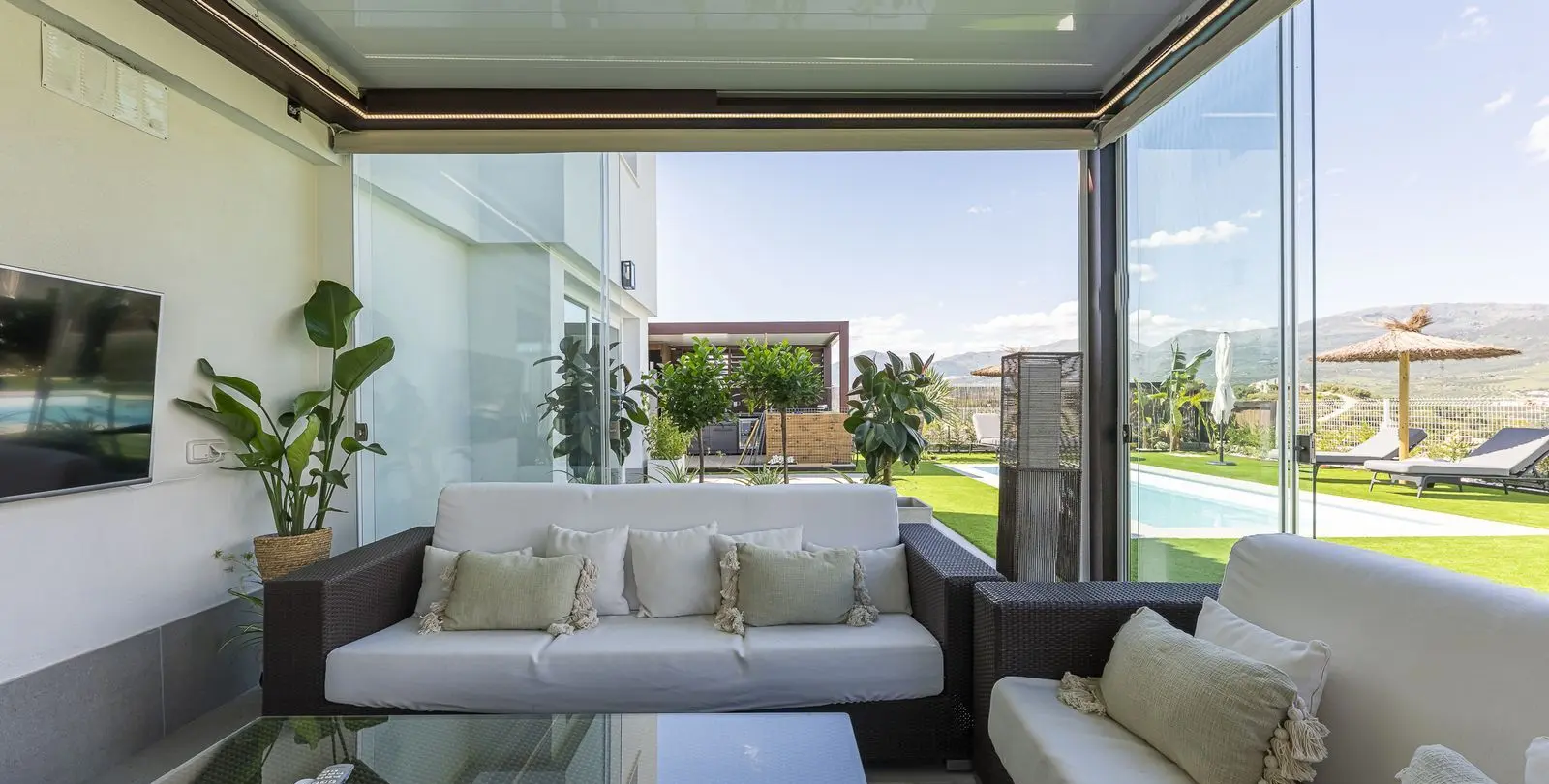 Sale of detached villa in La Viñuela 11