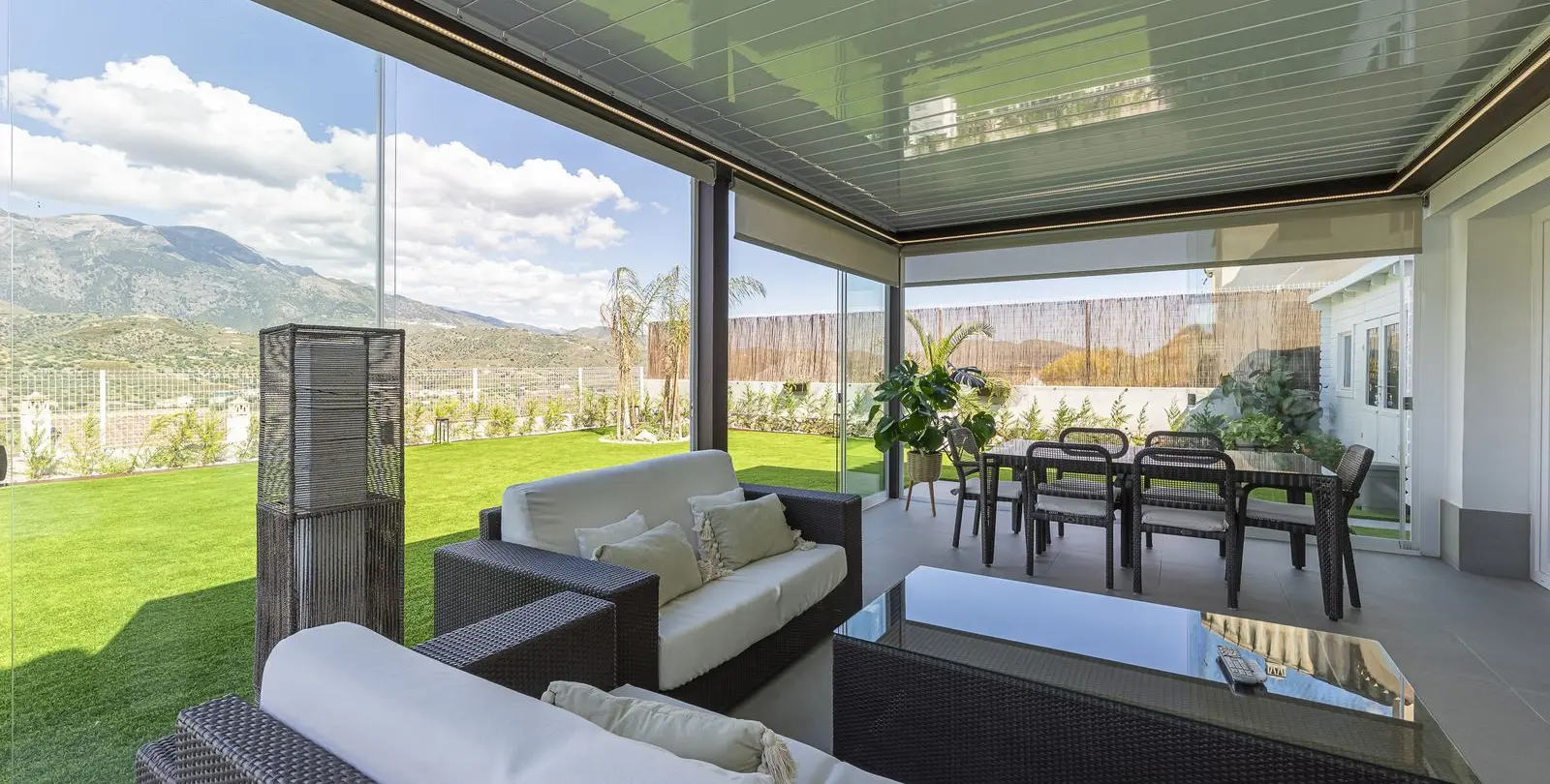 Sale of detached villa in La Viñuela 14