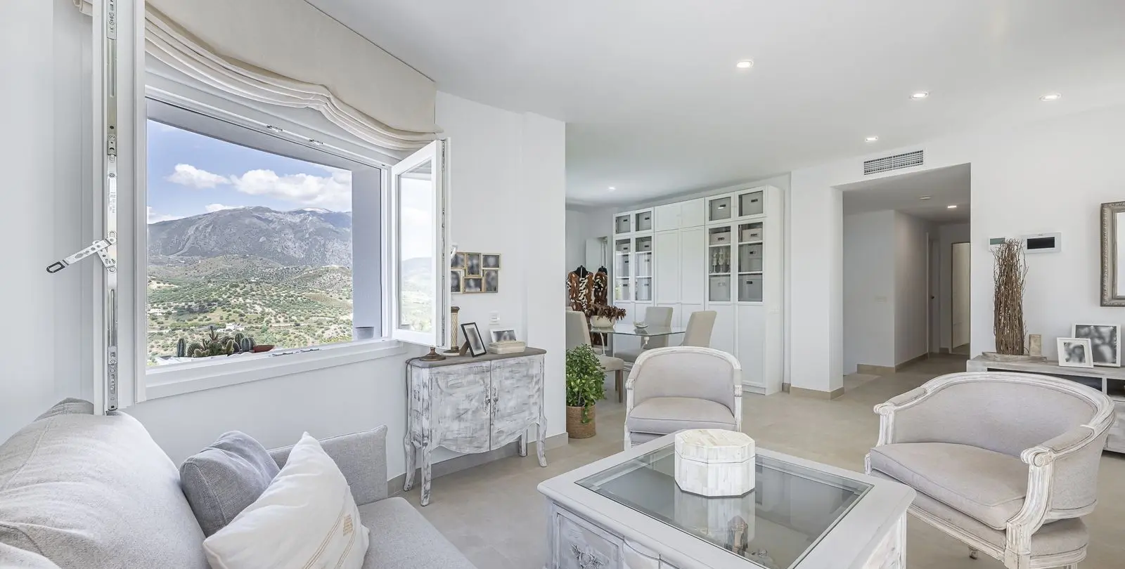 Sale of detached villa in La Viñuela 22