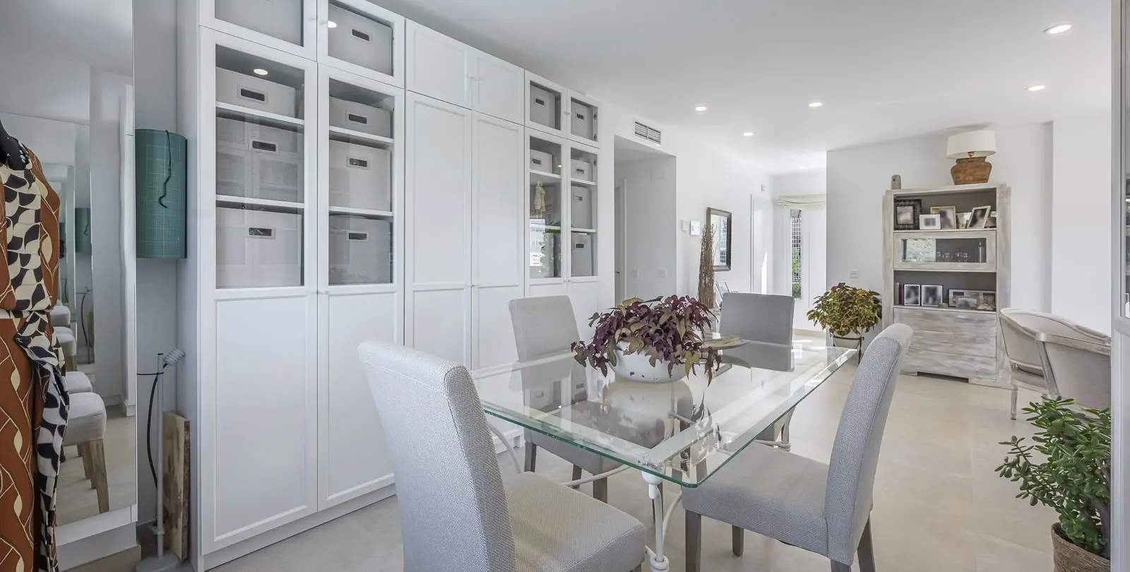 Sale of detached villa in La Viñuela 28