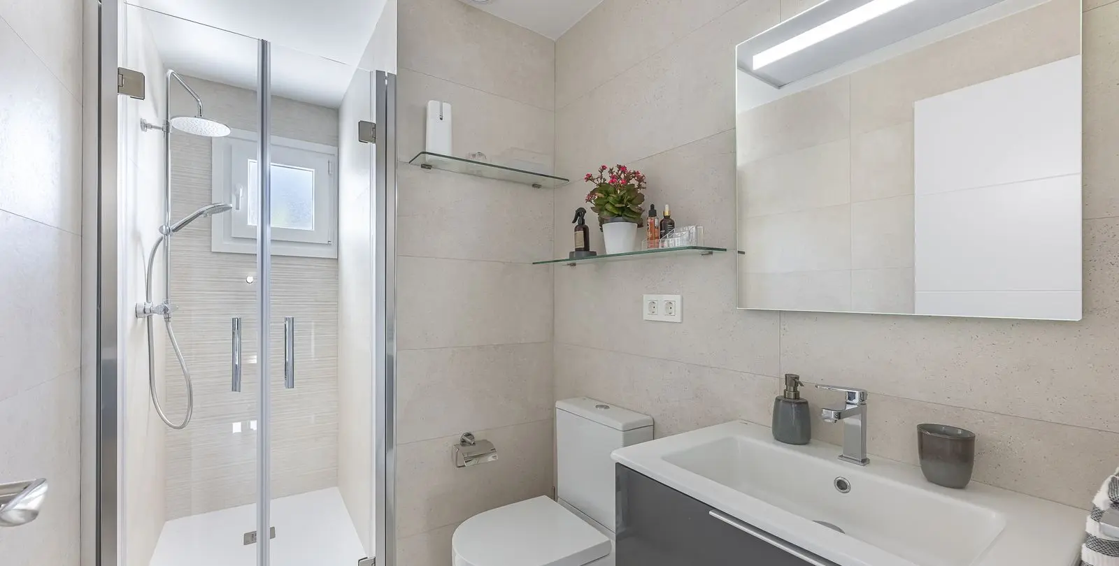 Sale of detached villa in La Viñuela 29
