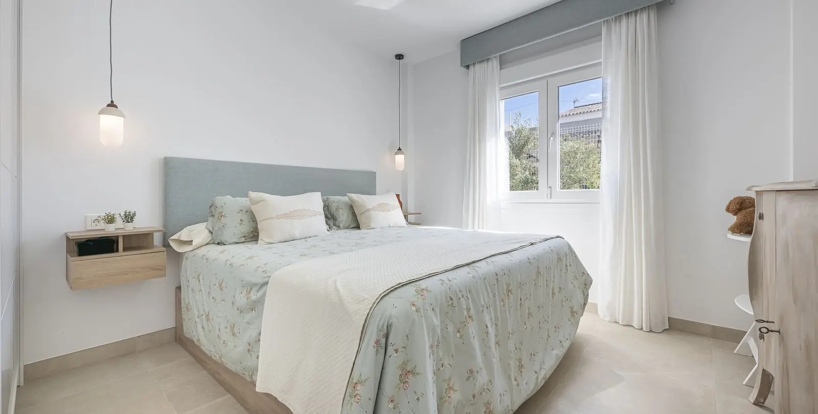 Sale of detached villa in La Viñuela 34
