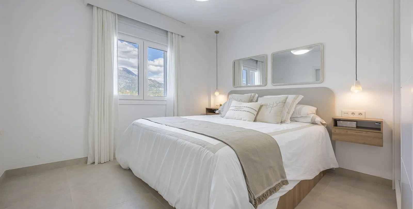 Sale of detached villa in La Viñuela 37