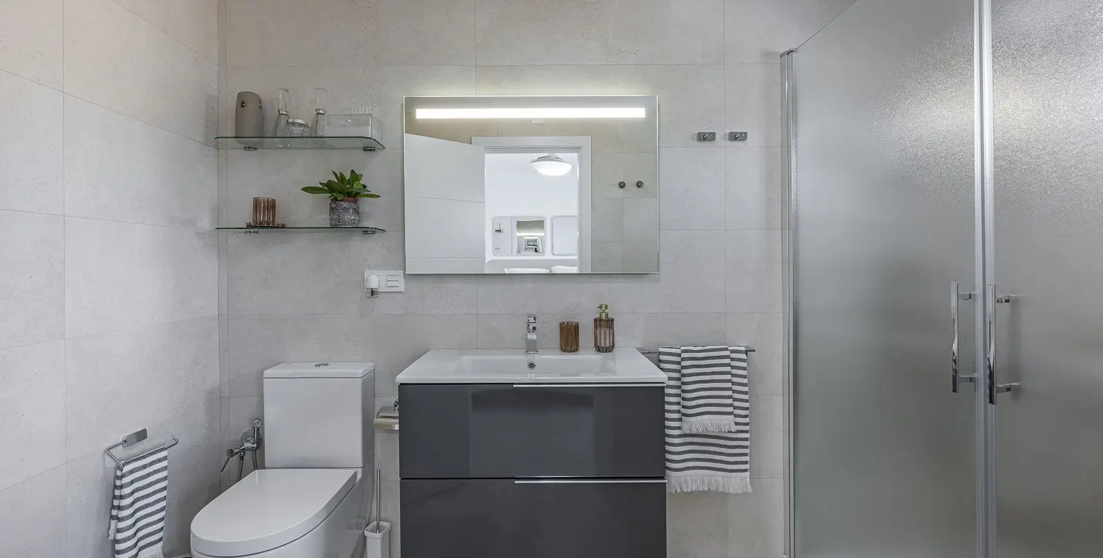 Sale of detached villa in La Viñuela 40