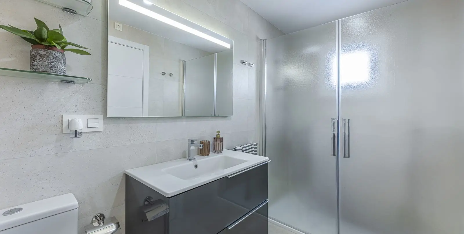 Sale of detached villa in La Viñuela 41