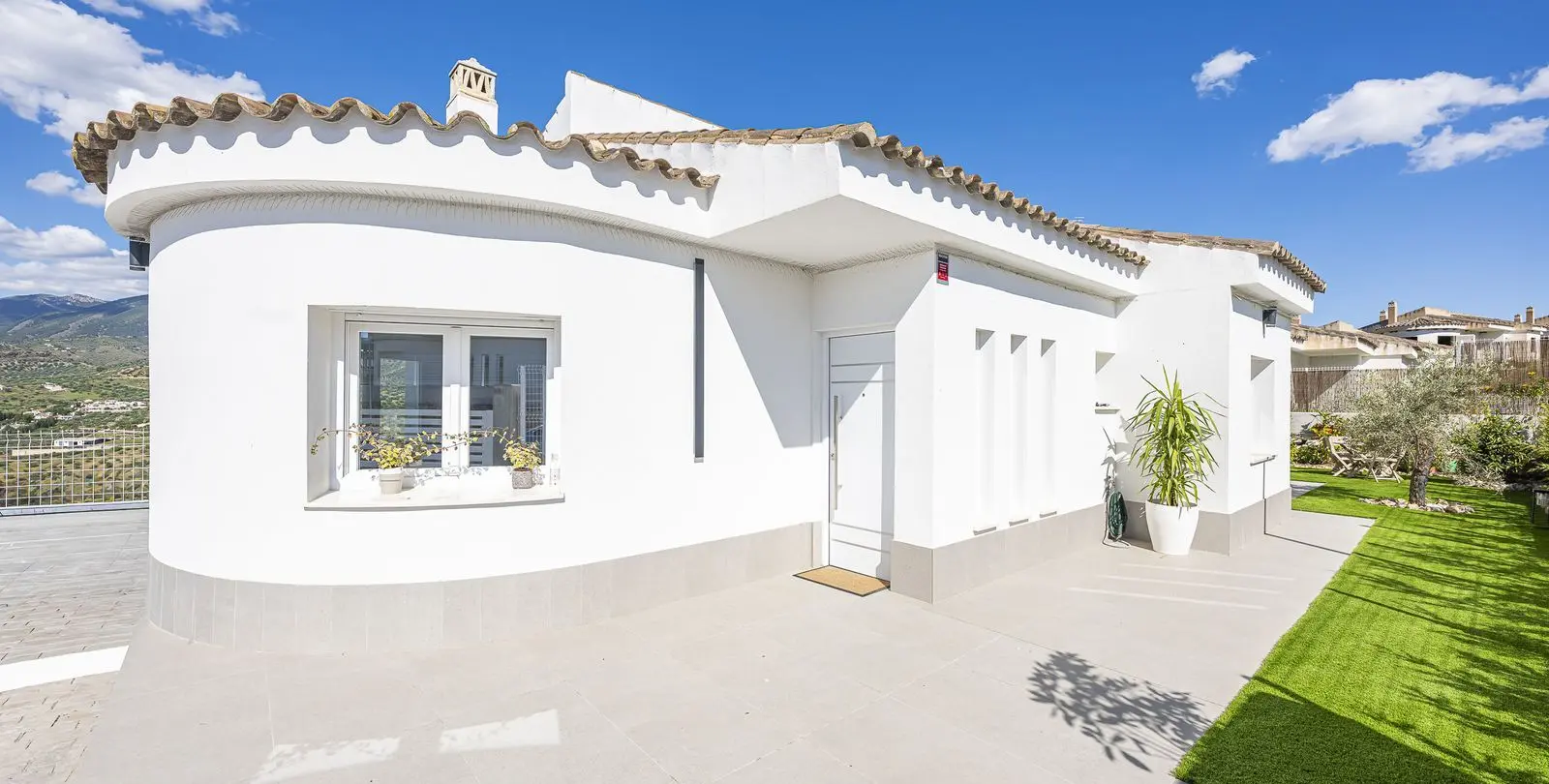 Sale of detached villa in La Viñuela 42